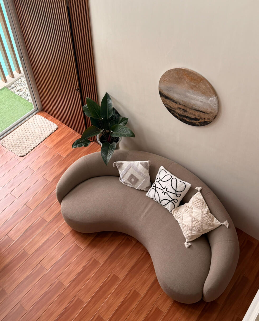 You’ll know why this is everyone’s favorite corner once you sit here.