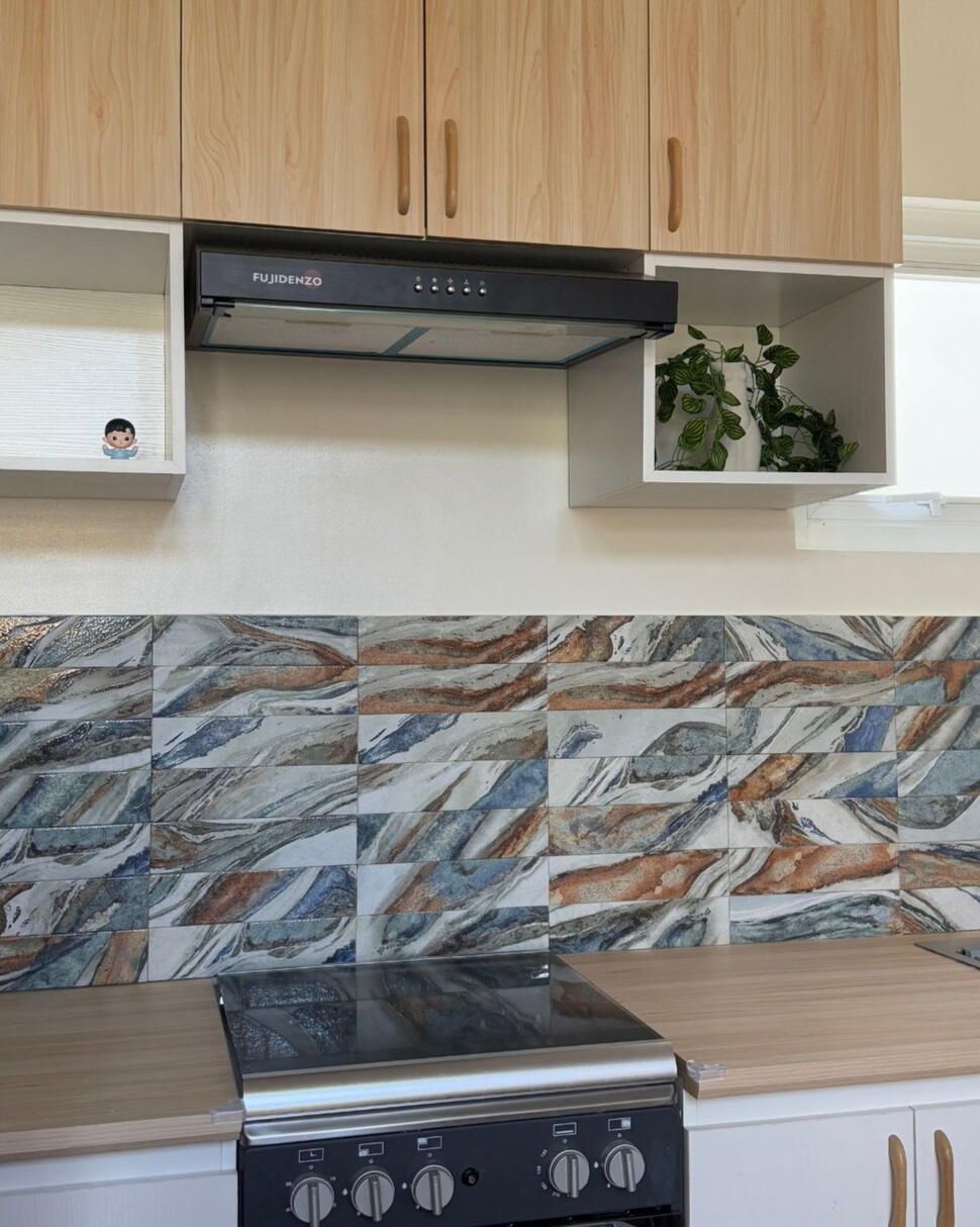 Big enough for shared breakfasts. Warm enough for quiet dinners. This is where conversations stretch into hours.